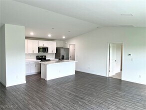 4303 NE 12th Ct in Cape Coral, FL - Building Photo - Building Photo