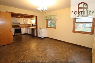 627 W 3rd St in Junction City, KS - Building Photo - Building Photo