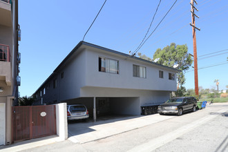 11330 Ohio Ave in Los Angeles, CA - Foto de edificio - Building Photo