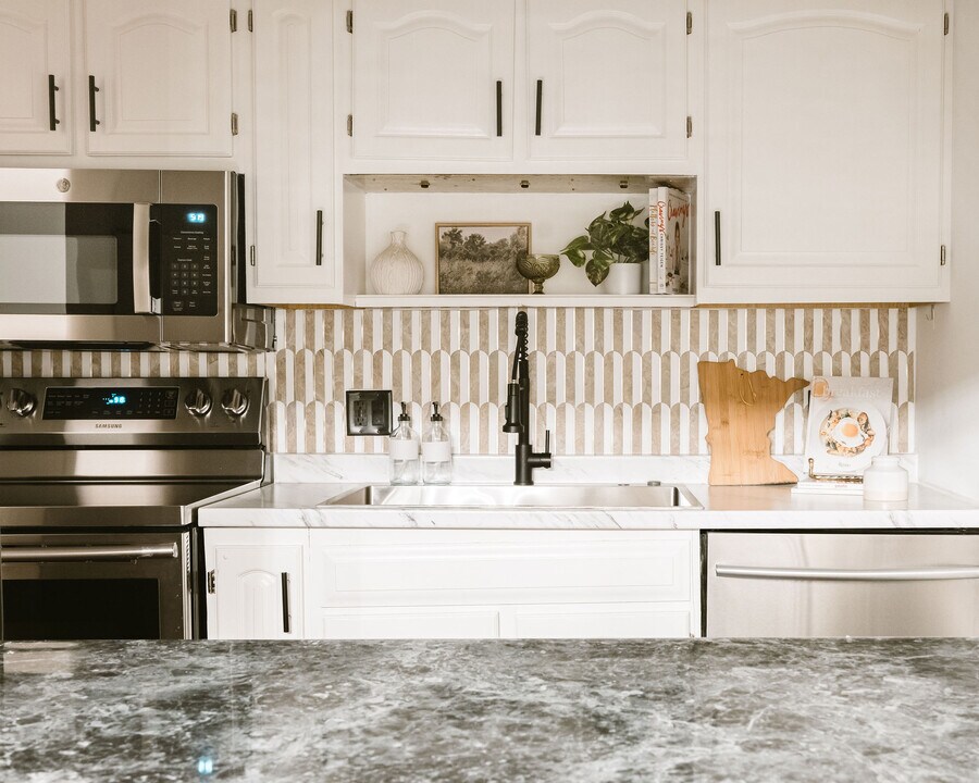 35 Nathan Ln N, Unit 109 in Plymouth, MN - Building Photo