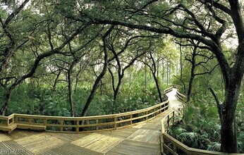 10541 Diamante Way in Ft. Myers, FL - Foto de edificio - Building Photo