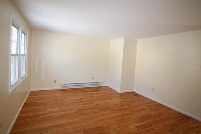 90 Franklin St, Unit 2 in Derry, NH - Building Photo - Building Photo