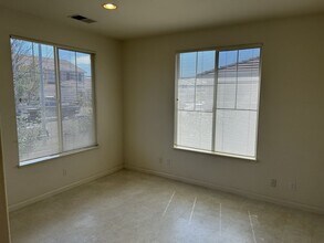 102 Entrada Cir in American Canyon, CA - Building Photo - Building Photo