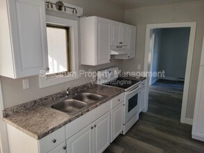 50 High Holborn St in Gardiner, ME - Building Photo - Building Photo