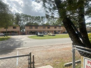 400 NE 18th Ave in Homestead, FL - Building Photo - Building Photo