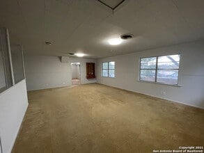 427 Indigo St in San Antonio, TX - Building Photo - Building Photo