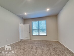 11731 Miller Cir in Conroe, TX - Foto de edificio - Building Photo