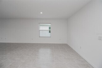 2068 Babbling Brk Blvd in Auburndale, FL - Building Photo - Building Photo