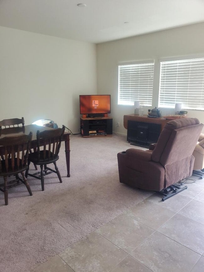 4569 Golden Alder St in Sacramento, CA - Building Photo - Building Photo