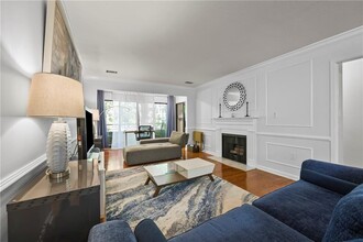 25108 Plantation Dr NE in Atlanta, GA - Building Photo - Building Photo