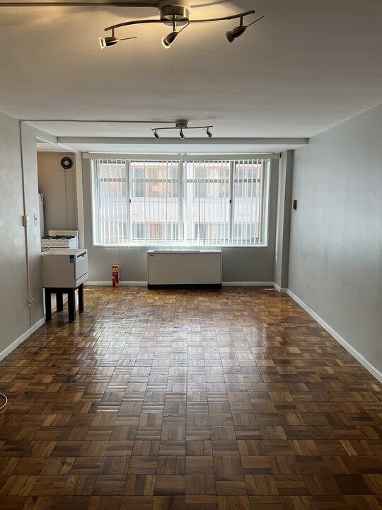 950 25th St NW in Washington, DC - Building Photo