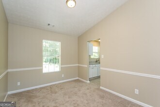 6661 Rebecca Lou Ln in Lithonia, GA - Building Photo - Building Photo