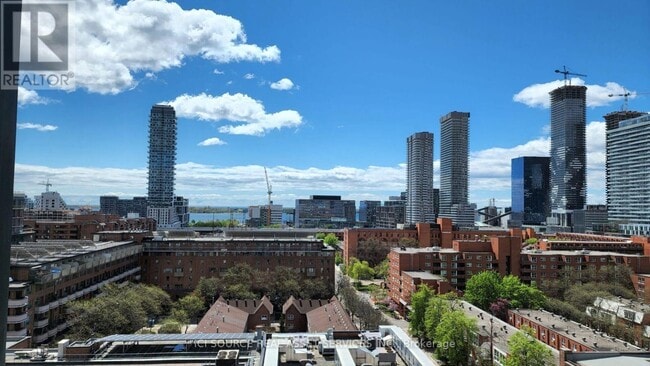 158 Front St E in Toronto, ON - Building Photo - Building Photo