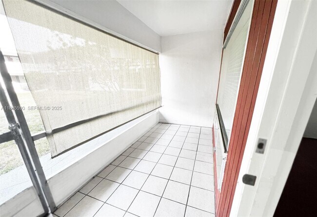 1701 NW 46th Ave in Lauderhill, FL - Building Photo - Building Photo