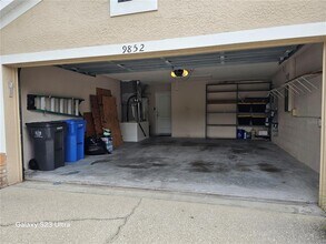 9852 Bridgeton Dr in Tampa, FL - Building Photo - Building Photo