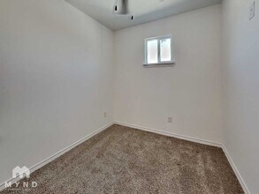 3034 W Salinas, Unit 1517 Court Ave Unit #2 in San Antonio, TX - Foto de edificio - Building Photo