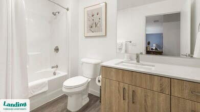 1055 N Anchor Way, Unit 418 in Portland, OR - Building Photo - Building Photo