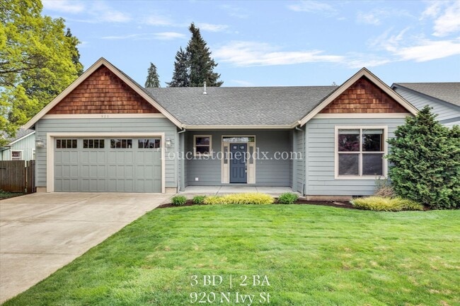 property at 920 N Ivy St