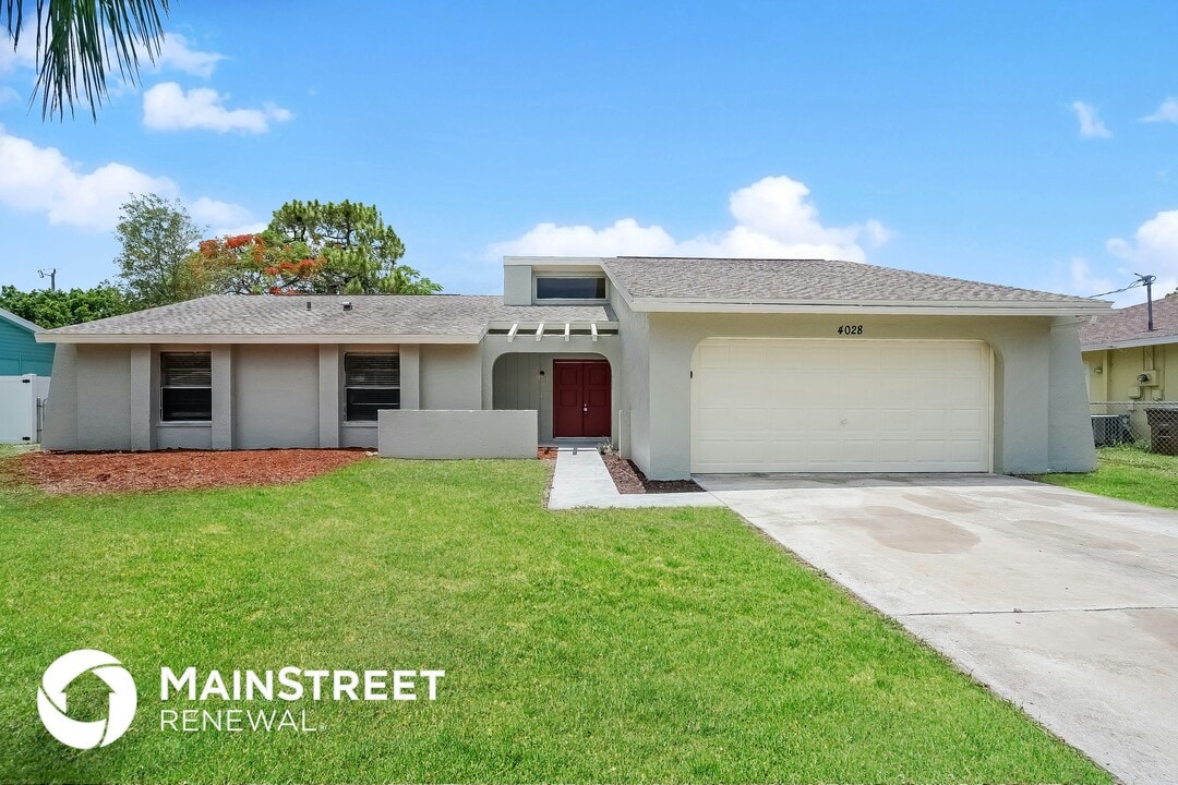 4028 SE 2nd Ave in Cape Coral, FL - Building Photo
