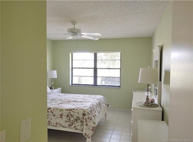 property at 5211 SE Sea Island Way