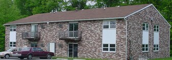 615 Debra Pl, Unit 1 in Cortland, OH - Building Photo