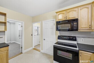 46 Main St in Essex, CT - Building Photo - Building Photo