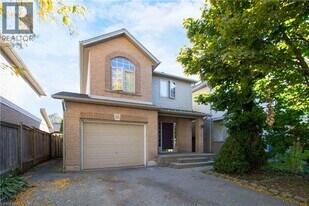 26 Kendrick Ct in Hamilton, ON - Building Photo