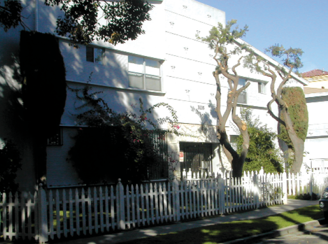 3135 Durango Ave in Los Angeles, CA - Foto de edificio - Building Photo