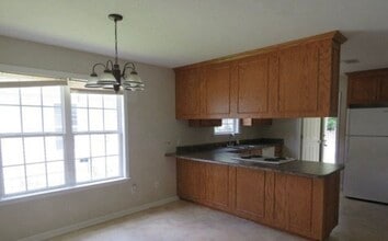 1624 Fresno St in Valdosta, GA - Foto de edificio - Building Photo