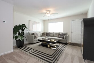 4025 Reinfield Dr in Inman, SC - Building Photo - Building Photo