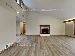 1937 Oakland Rd in Hopkins, MN - Foto de edificio - Building Photo