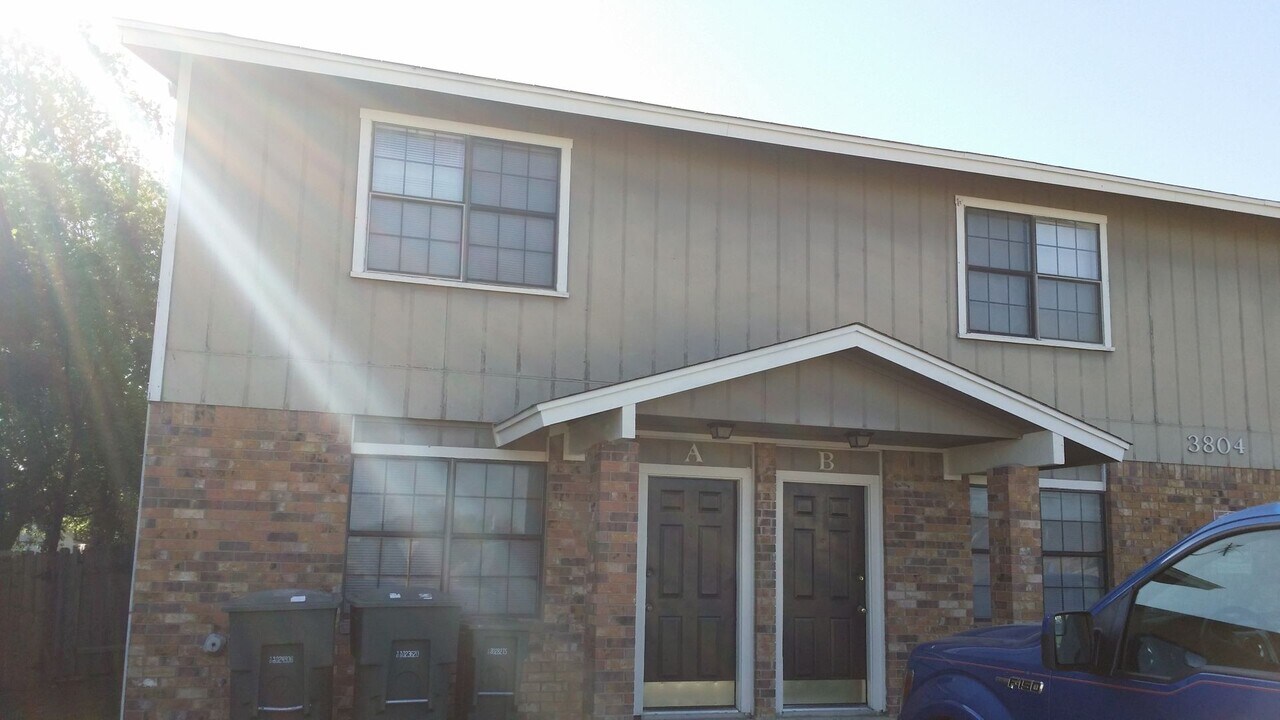 3804 Charolais Dr-Unit -D in Killeen, TX - Foto de edificio