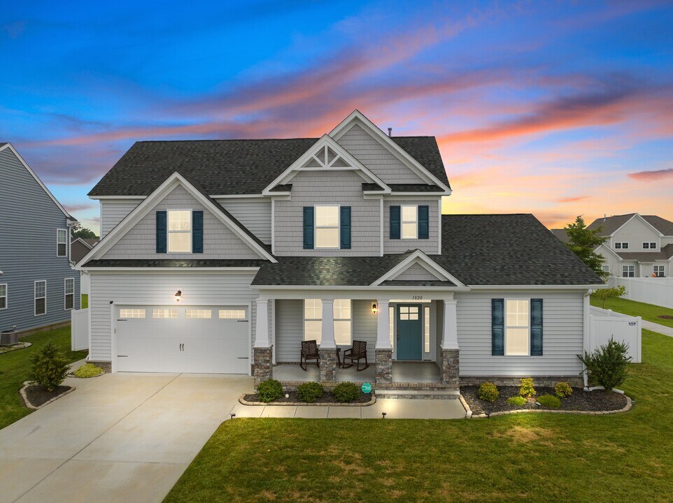 1820 Carrera Ridge in Chesapeake, VA - Building Photo