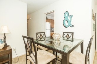 Oakmont North Apartments in Norfolk, VA - Foto de edificio - Building Photo