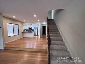 714 E Angeleno Ave-Unit -A in Burbank, CA - Building Photo - Building Photo