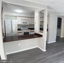 8040 Abbey Ct-Unit -K in Pasadena, MD - Building Photo - Building Photo