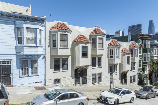 1042 Montgomery St in San Francisco, CA - Building Photo - Building Photo