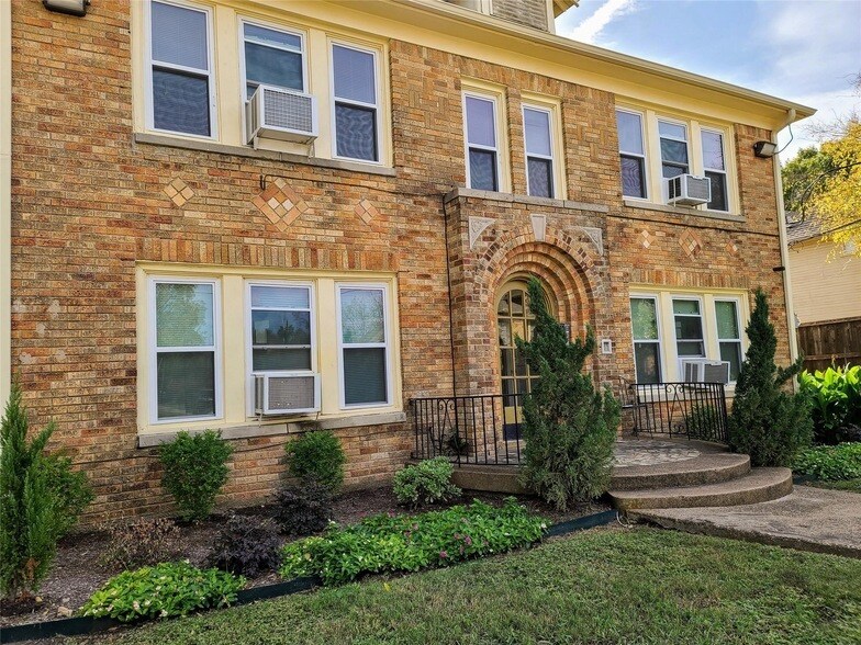 5900 Oram St, Unit 7 in Dallas, TX - Building Photo