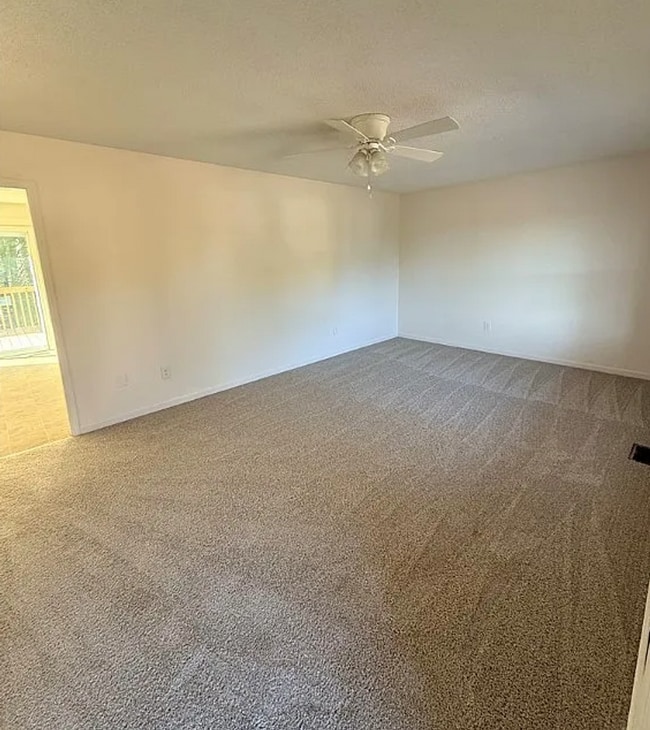 100 Lakeview Cir in Clemson, SC - Building Photo - Building Photo