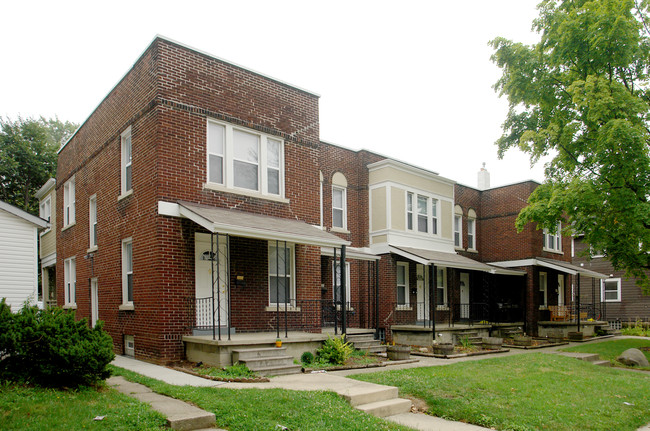 2112-2120 Indianola Ave in Columbus, OH - Building Photo - Building Photo