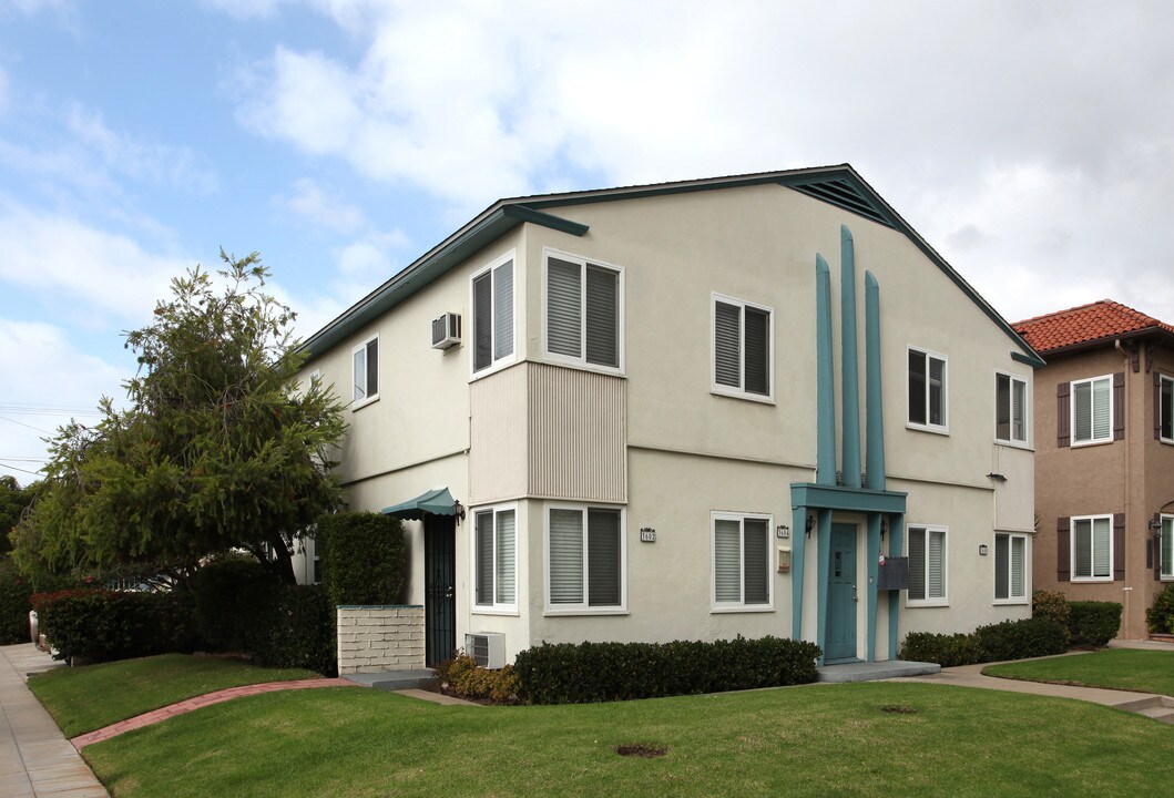 Crown Apartments in San Diego, CA - Foto de edificio