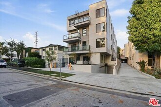 1820 Prosser Ave in Los Angeles, CA - Foto de edificio - Building Photo