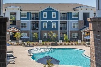 Hawthorne at Brightwood Farm in Whitsett, NC - Foto de edificio - Building Photo