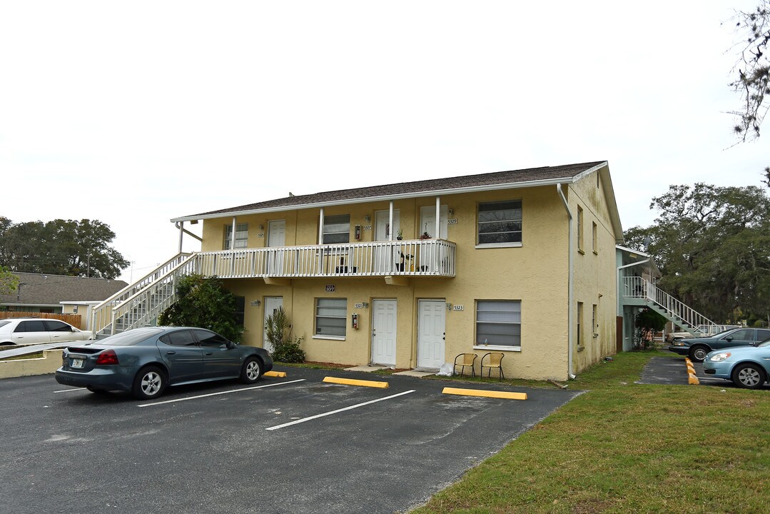 Palm Gardens in New Port Richey, FL - Building Photo