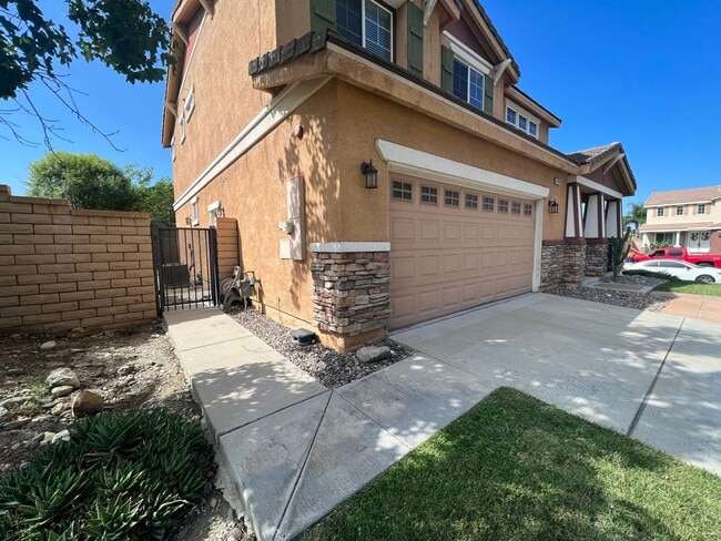 15131 Crane St in Fontana, CA - Building Photo - Building Photo