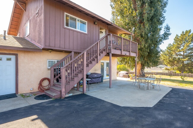 property at 752 Pomeroy Rd
