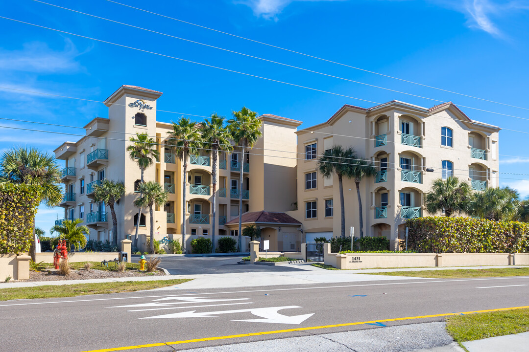 SOL Y MAR in Cocoa Beach, FL - Building Photo