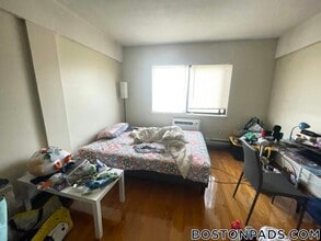 1110 Commonwealth Ave, Unit 306 in Boston, MA - Foto de edificio - Building Photo