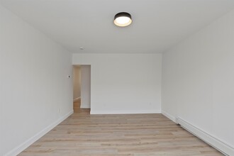 676 Chestnut St in Kearny, NJ - Foto de edificio - Building Photo