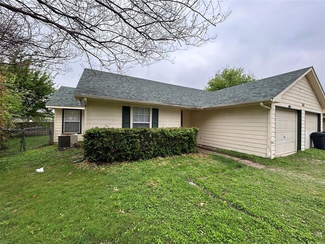 603 E Sandy Ln in Ltl Rvr Acad, TX - Building Photo - Building Photo